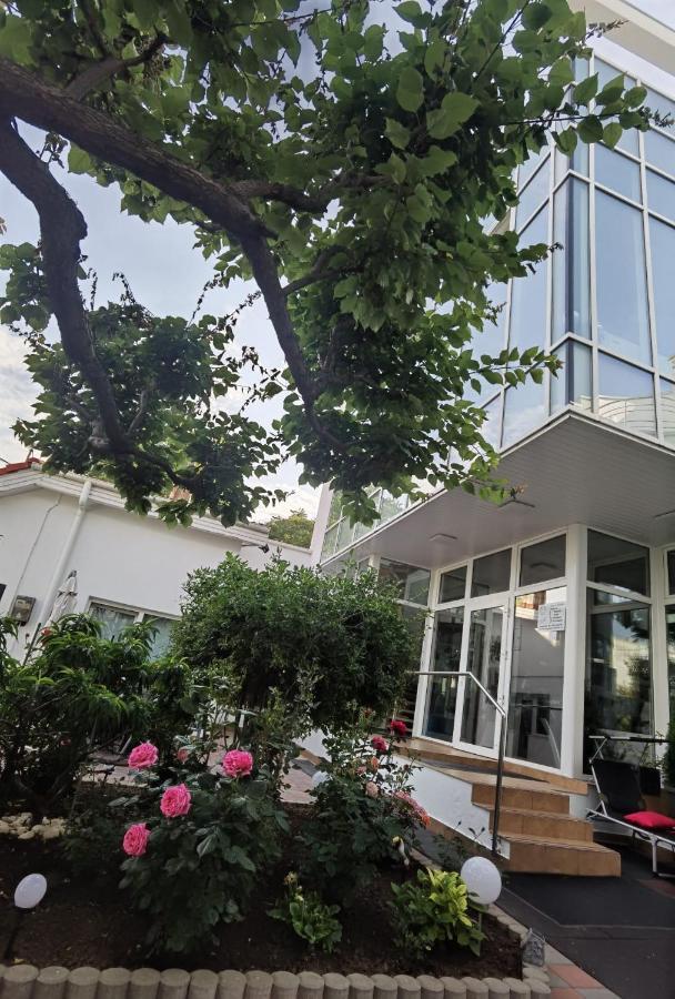 Fitness House With Garden Hotel Constanţa Eksteriør billede